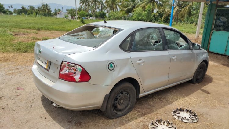 கார், வீட்டை சேதப்படுத்தி  பெண்களை மிரட்டி சென்ற கும்பல்